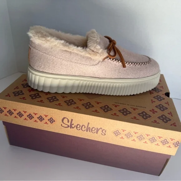 Skechers Women's Cozy Ojai Moccasin Slippers size 8 women - Picture 2 of 14